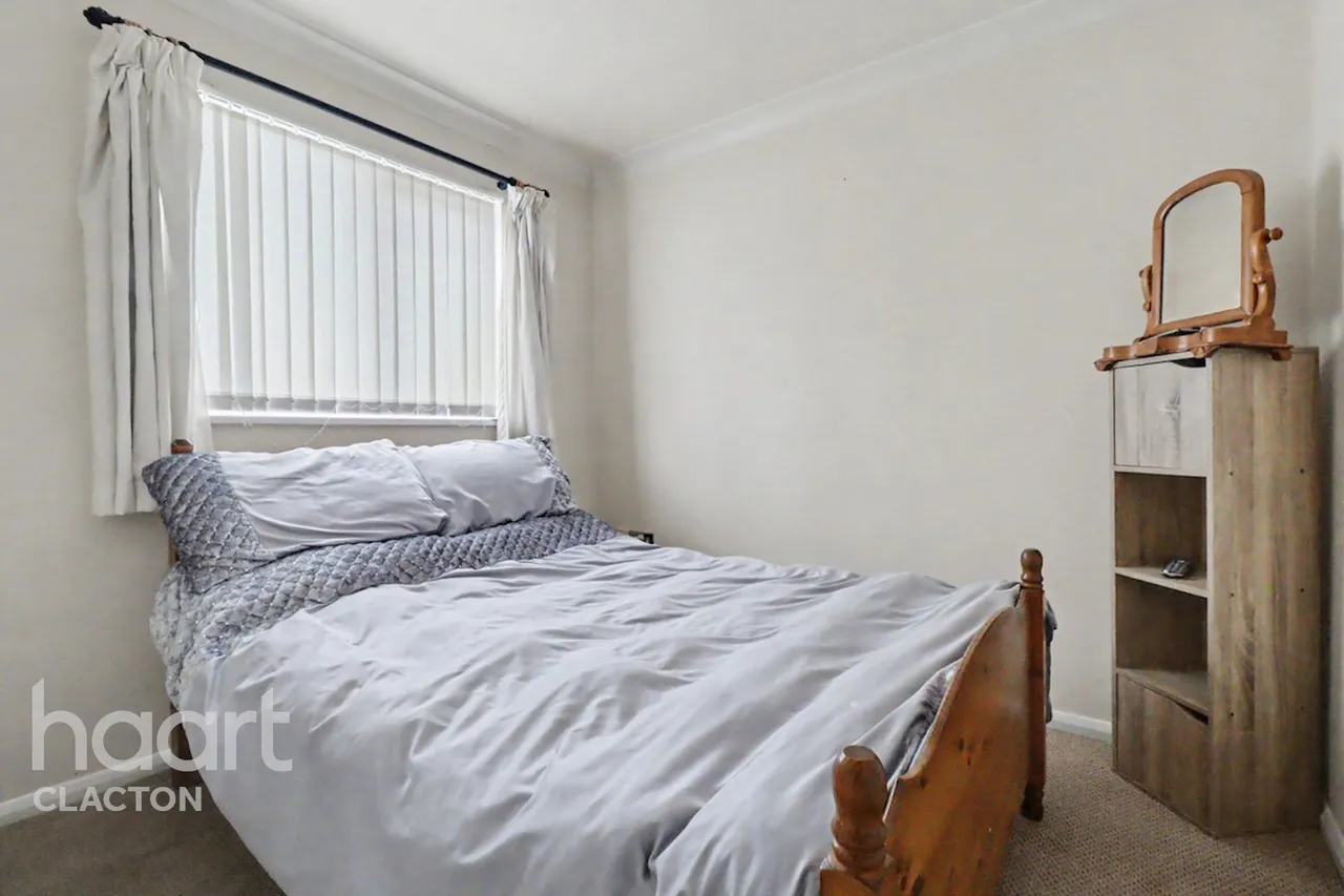 Sheriffs Way, Clacton-On-Sea, CO15, photo 11