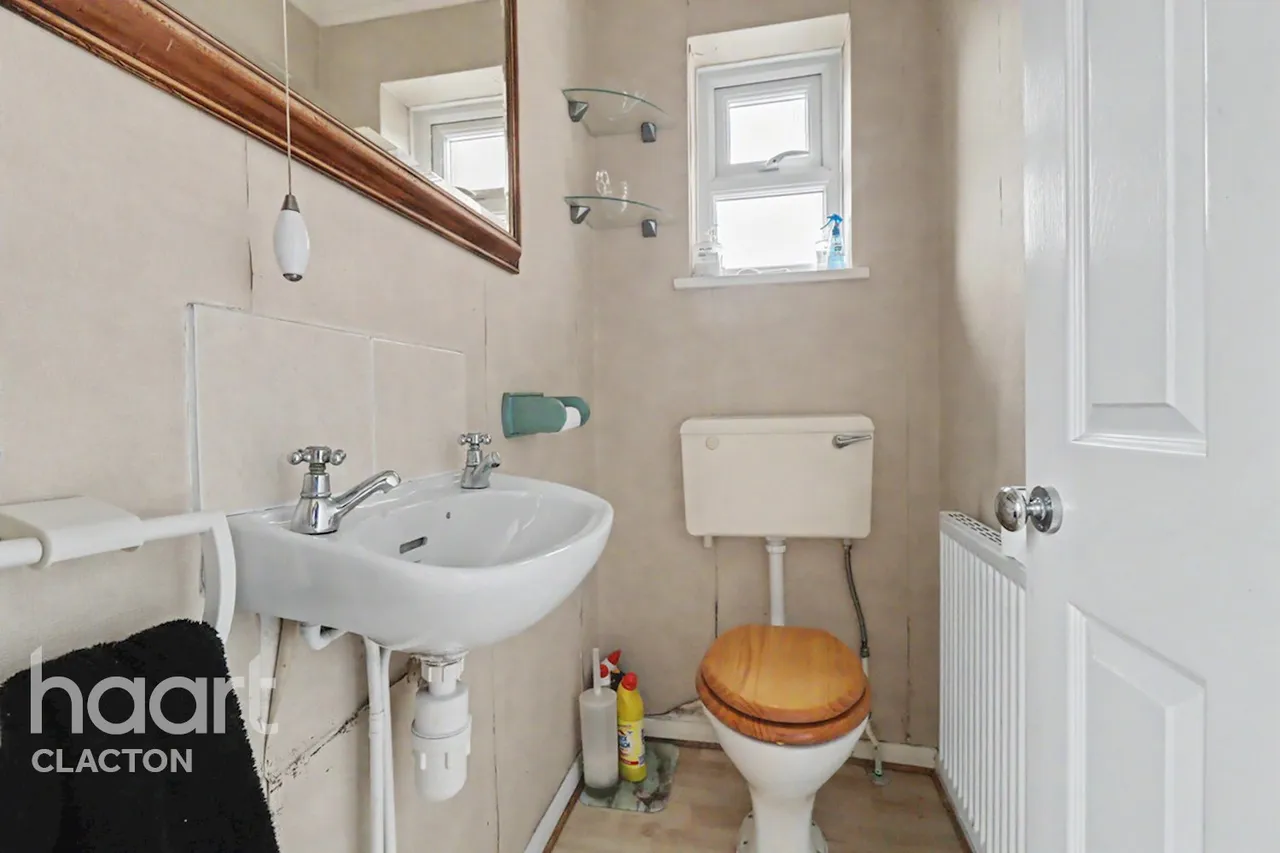 Sheriffs Way, Clacton-On-Sea, CO15, photo 7