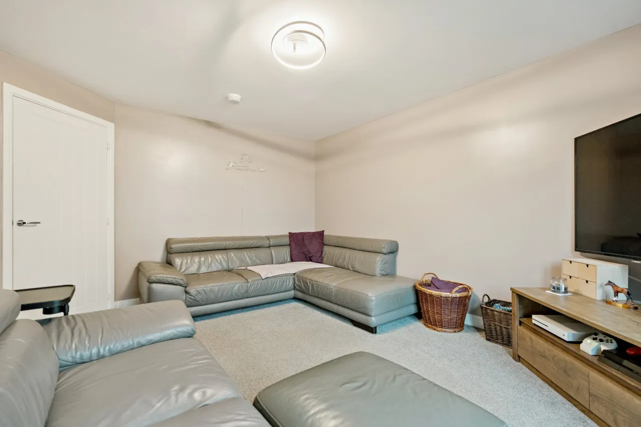 Livingston Crescent, Winchburgh, EH52, photo 4