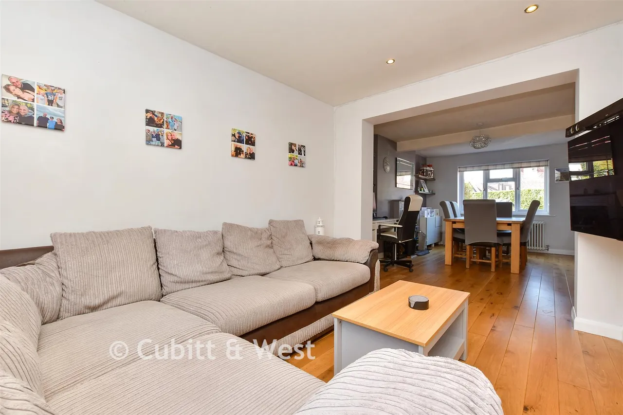 Shamrock Close, Fetcham, KT22, photo 4