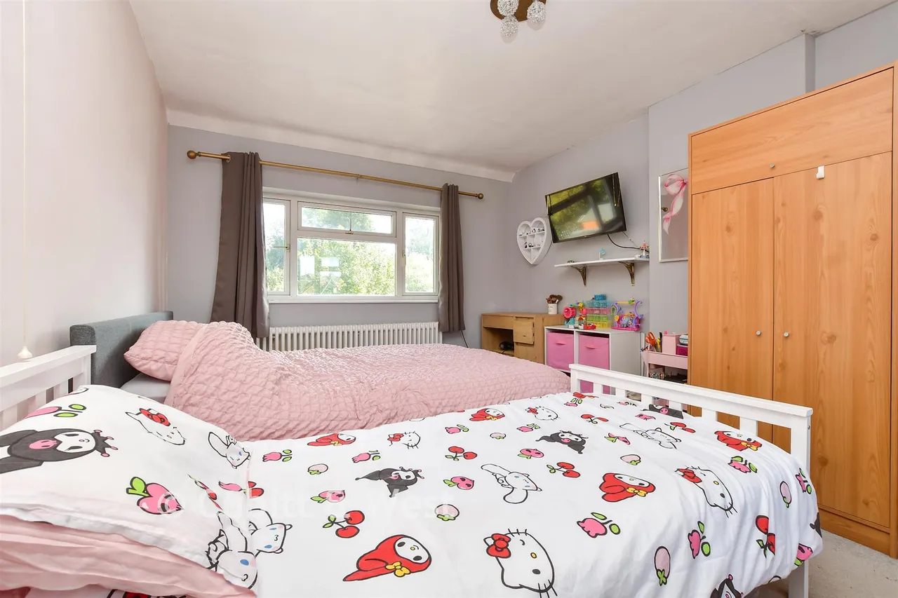 Shamrock Close, Fetcham, KT22, photo 10