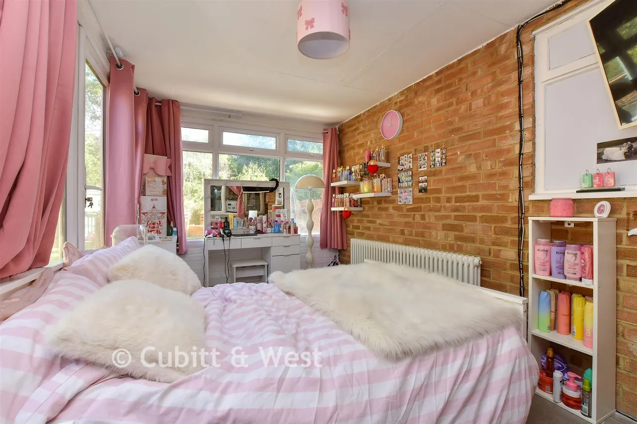 Shamrock Close, Fetcham, KT22, photo 6