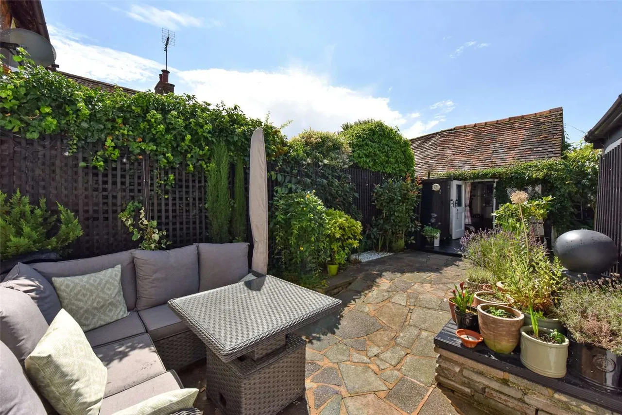 The Broadway, Amersham, Buckinghamshire, HP7 0HJ, photo 8
