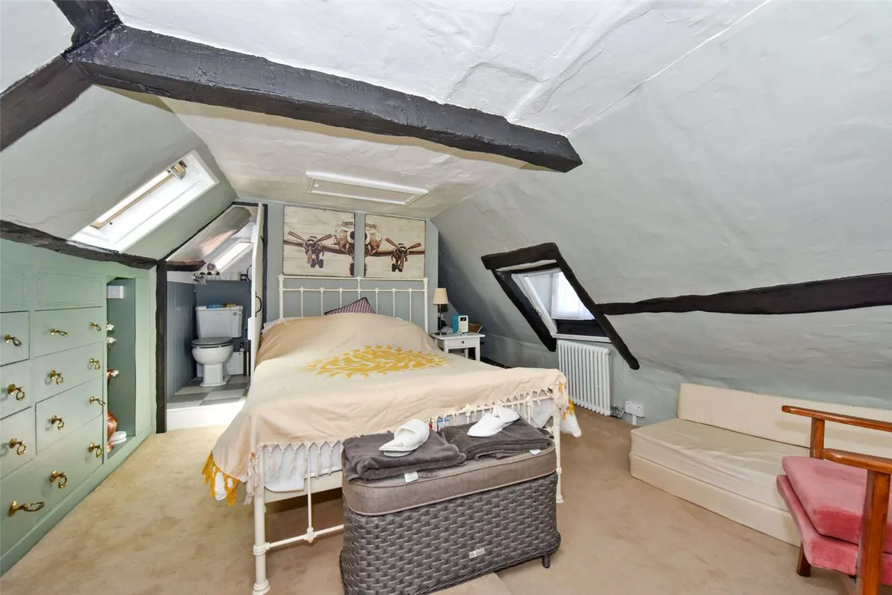 The Broadway, Amersham, Buckinghamshire, HP7 0HJ, photo 7
