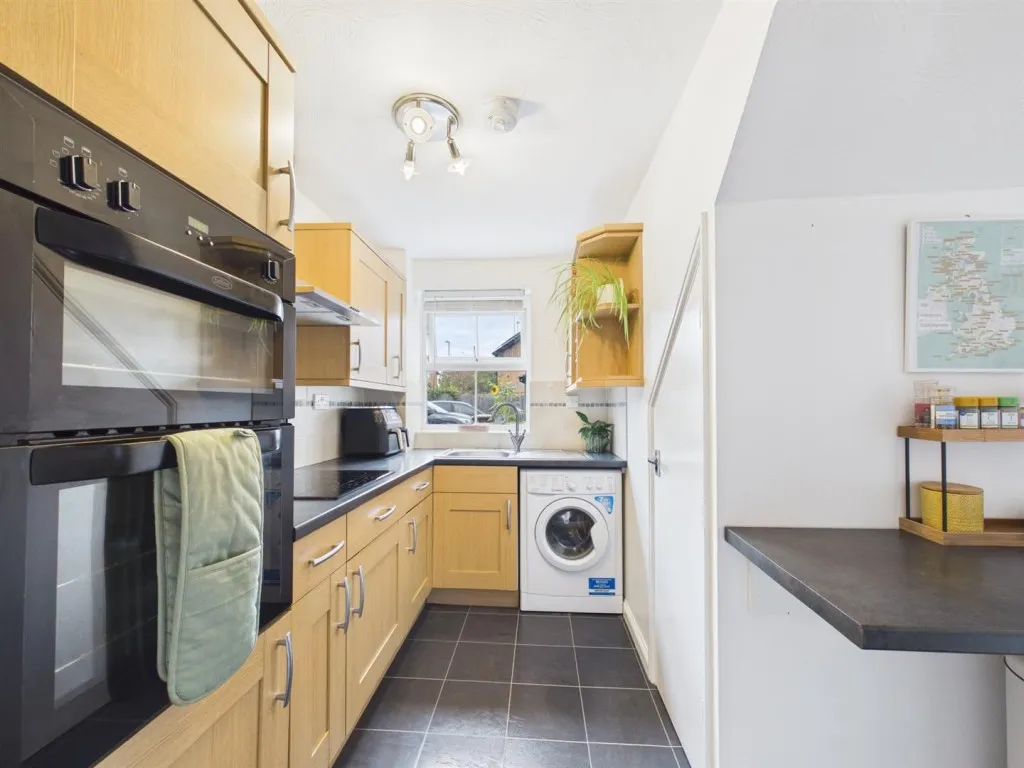 Furrow Close, Hawkslade, photo 5