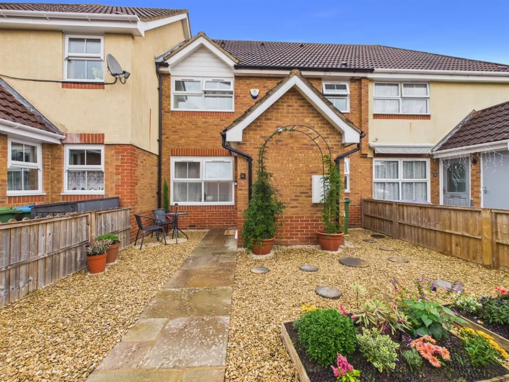 1 bed house for sale, Furrow Close, Hawkslade