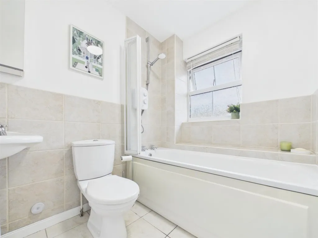 Furrow Close, Hawkslade, photo 9
