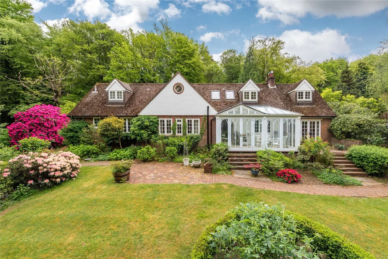 4 bed house for sale, Sheephouse Lane, Abinger Common, RH5