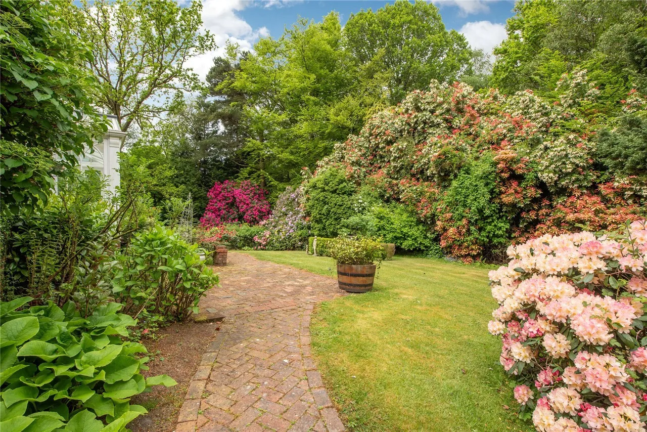Sheephouse Lane, Abinger Common, RH5, photo 17