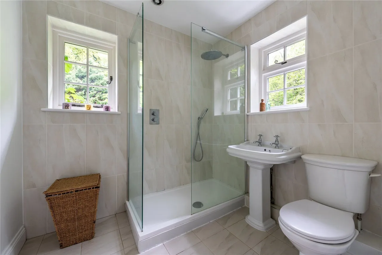 Sheephouse Lane, Abinger Common, RH5, photo 18
