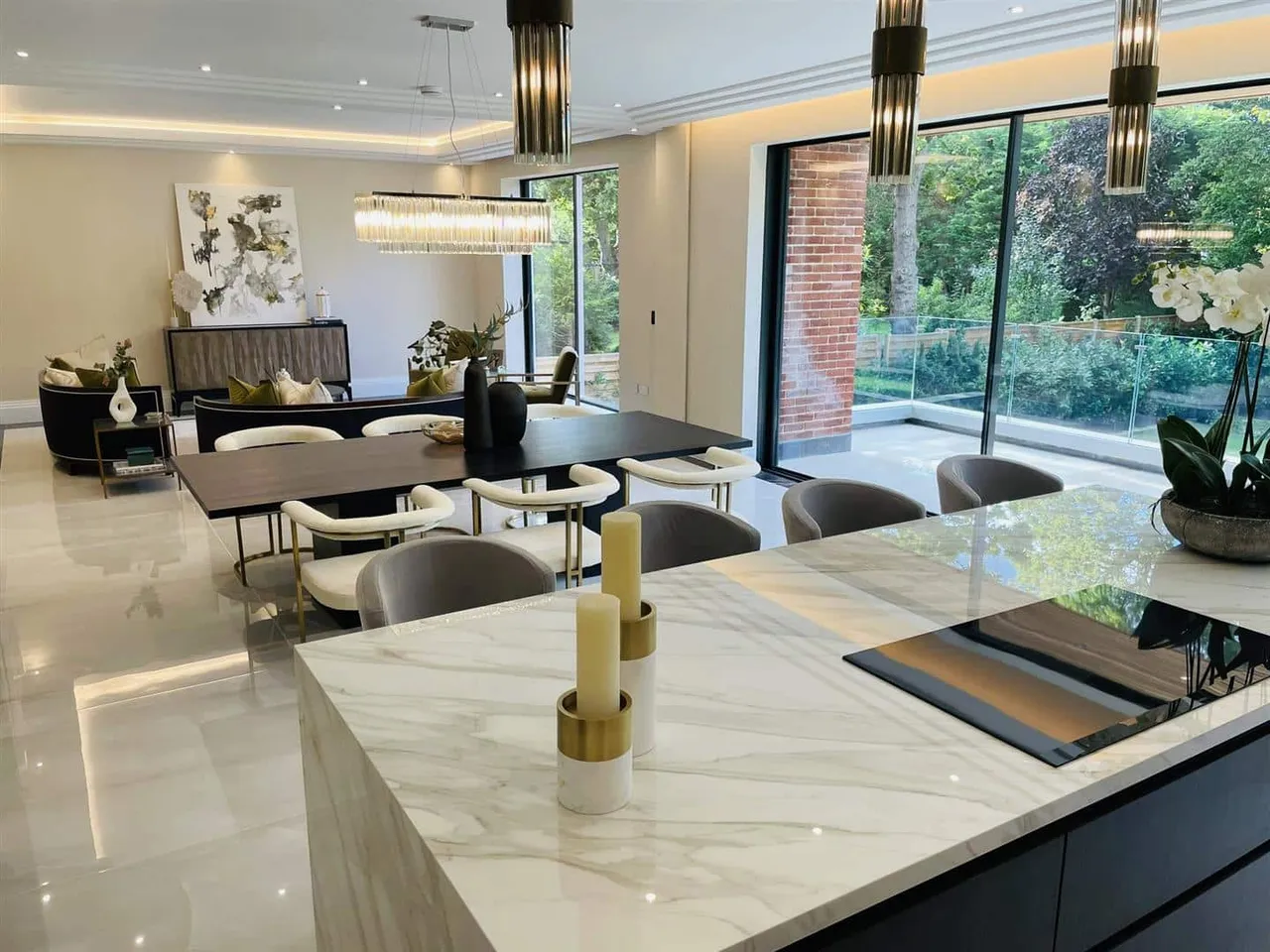 Tamara Court, Stradbroke Drive, Chigwell, photo 7