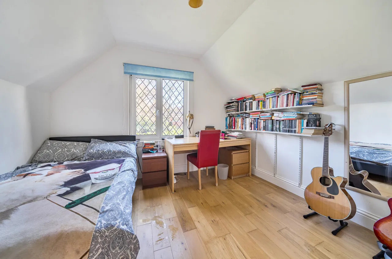 Portsmouth Road, Camberley, Surrey, GU15 1JX, photo 7