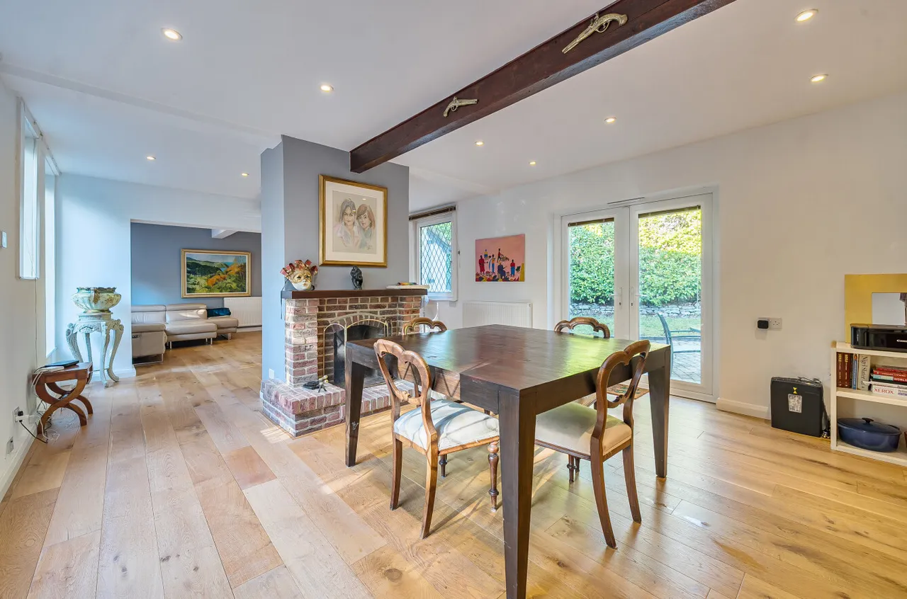 Portsmouth Road, Camberley, Surrey, GU15 1JX, photo 4