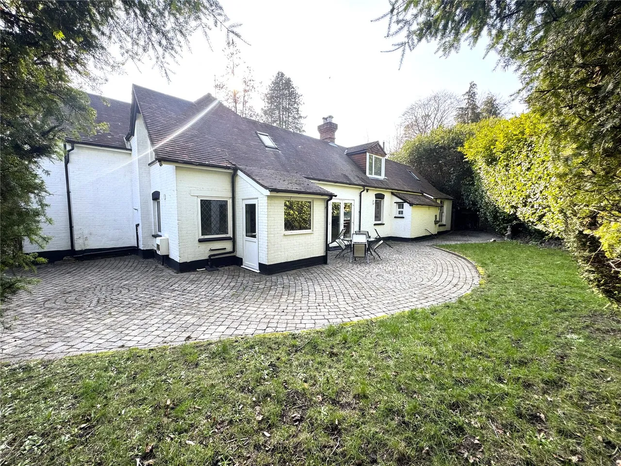 Portsmouth Road, Camberley, Surrey, GU15 1JX, photo 12
