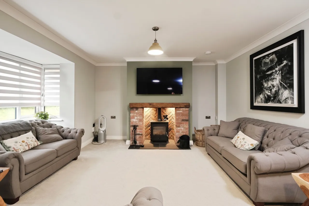 Parhelion Close, Kingsland, HR6, photo 3