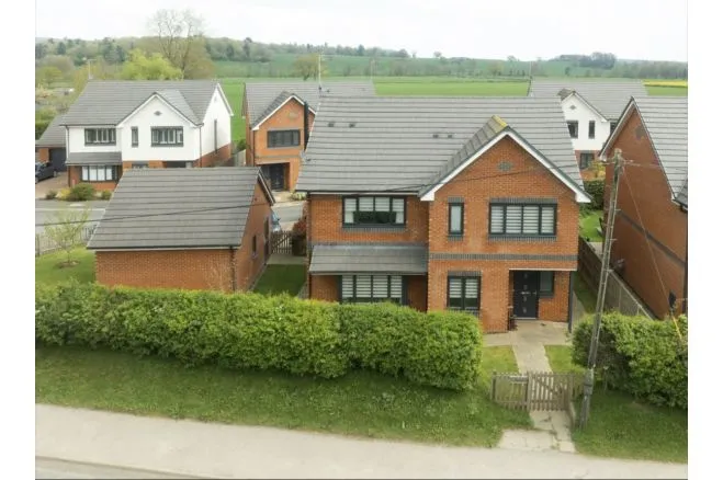 Parhelion Close, Kingsland, HR6, photo 2