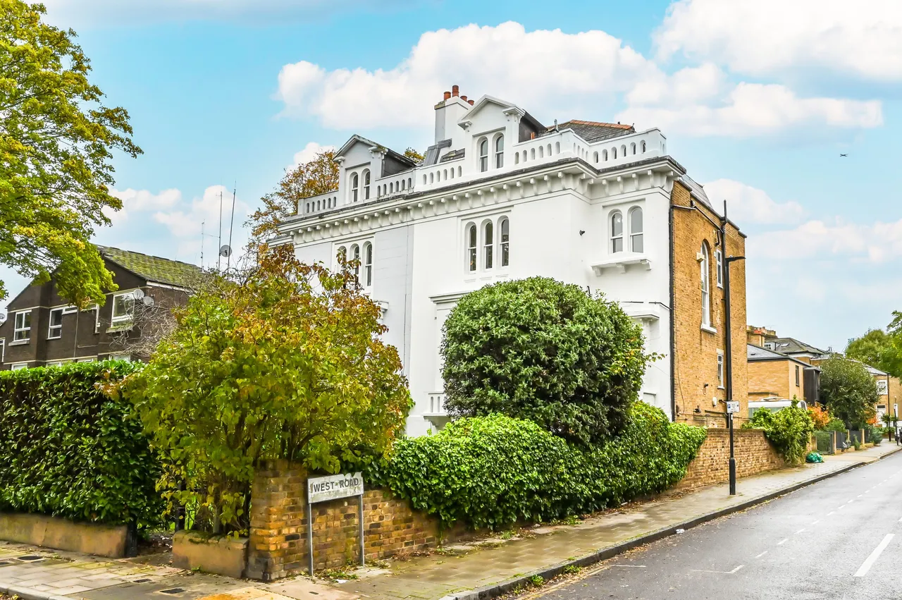 Flat 3, 73 Park Hill, London, photo 2