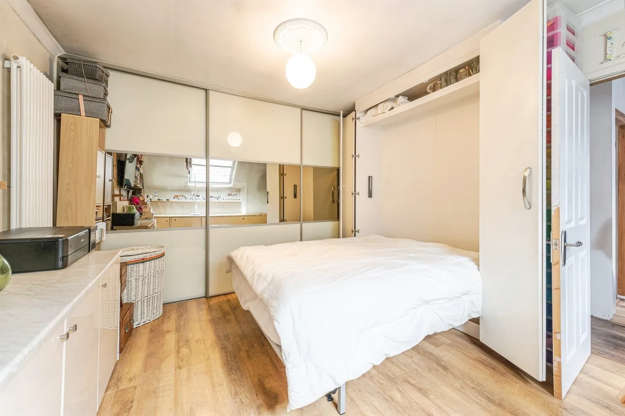 St. Johns Court, Holmfirth, photo 10