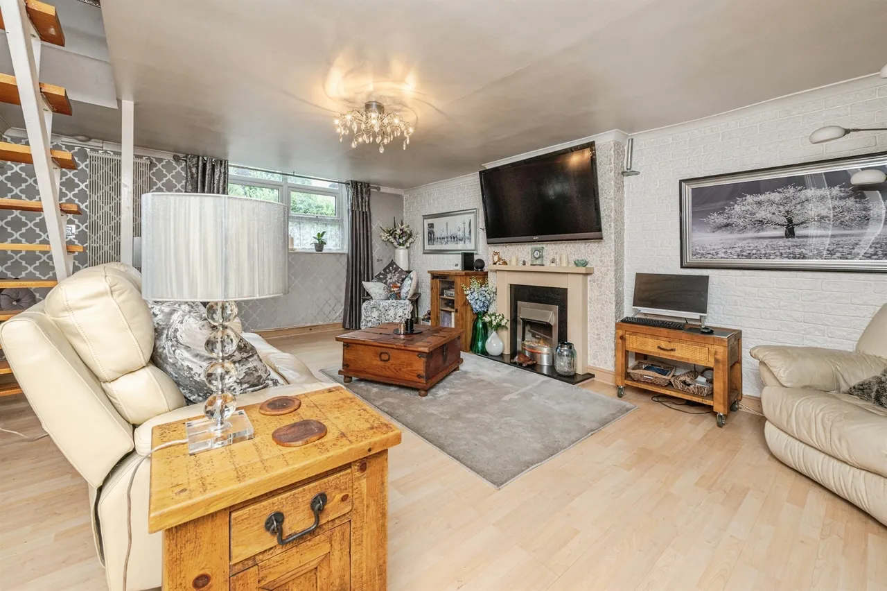 St. Johns Court, Holmfirth, photo 2