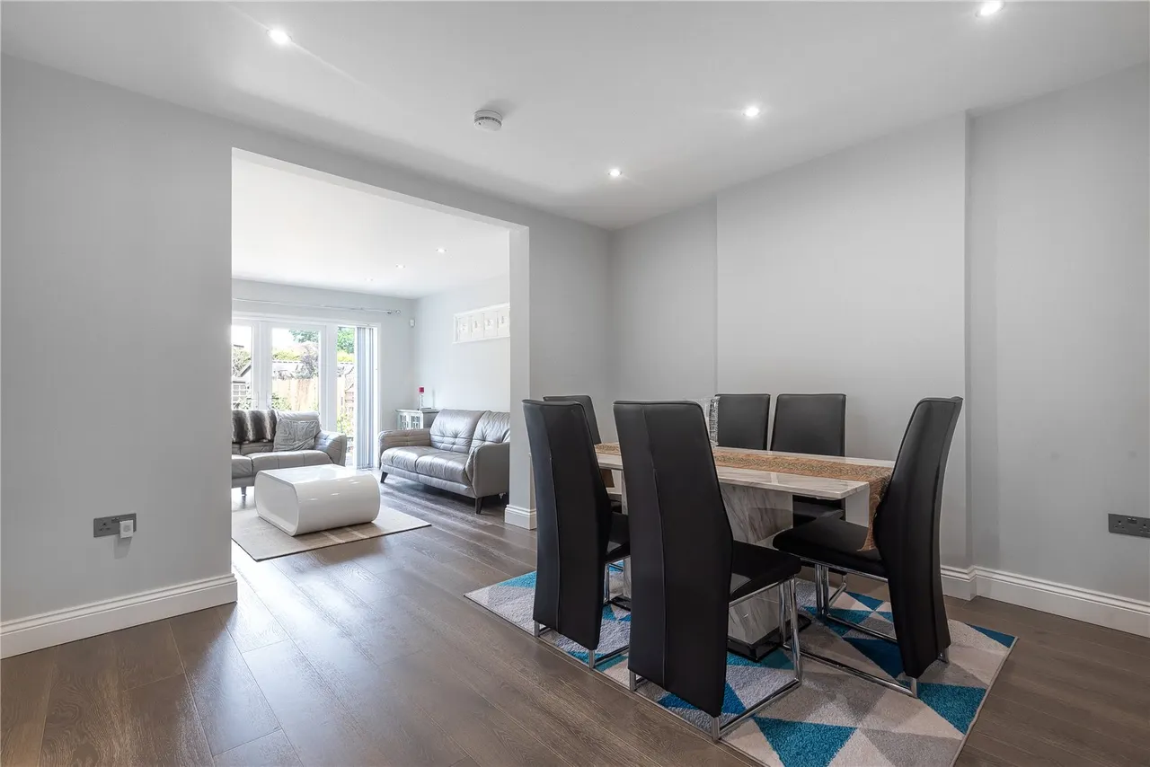 Woodford Crescent, Pinner, HA5, photo 2