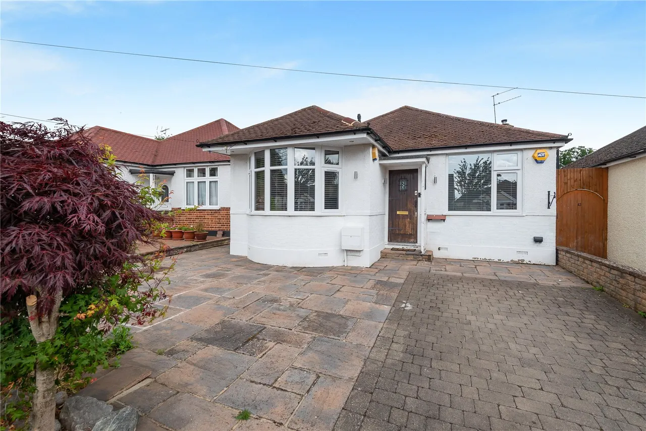 2 bed house for sale, Woodford Crescent, Pinner, HA5