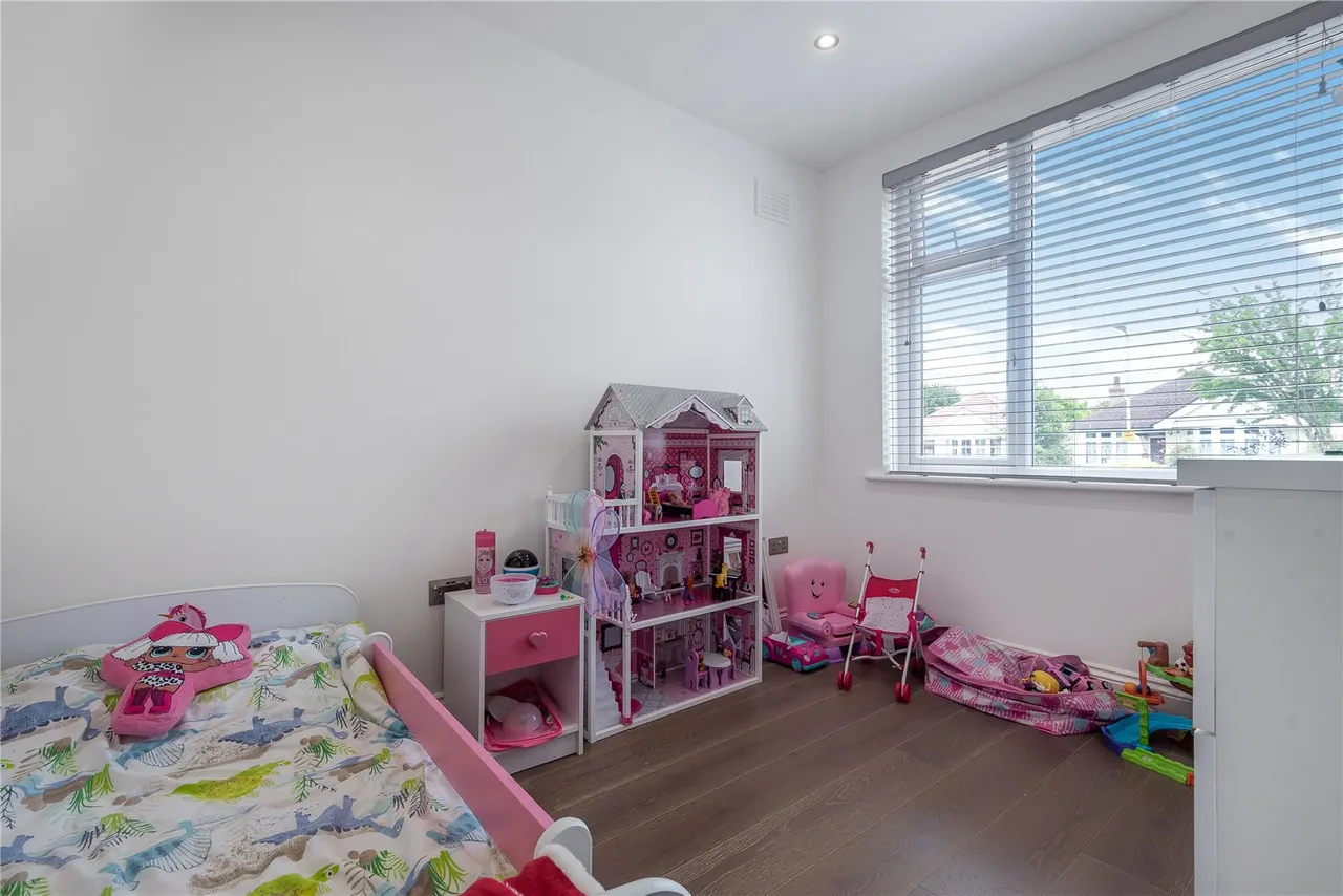 Woodford Crescent, Pinner, HA5, photo 9