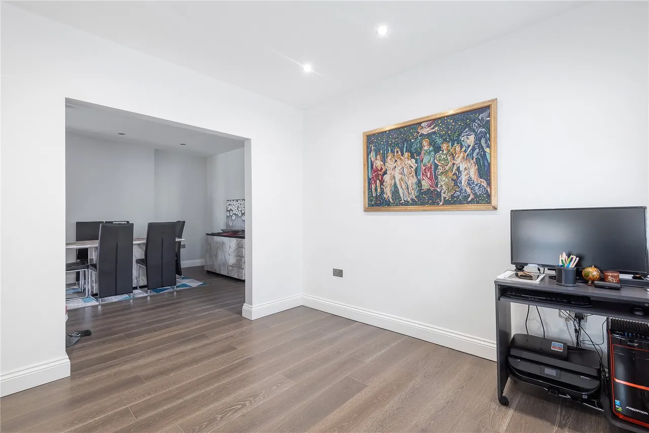 Woodford Crescent, Pinner, HA5, photo 7