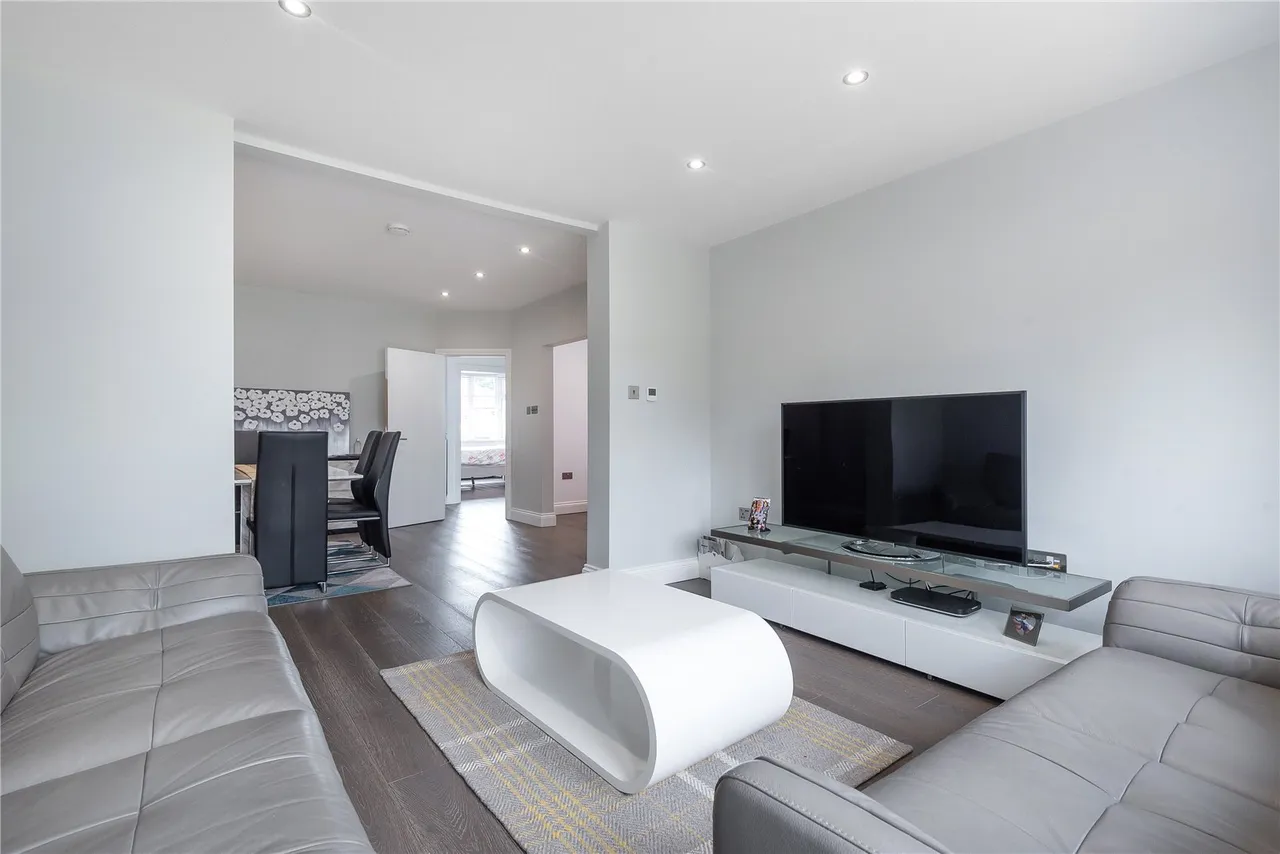 Woodford Crescent, Pinner, HA5, photo 5