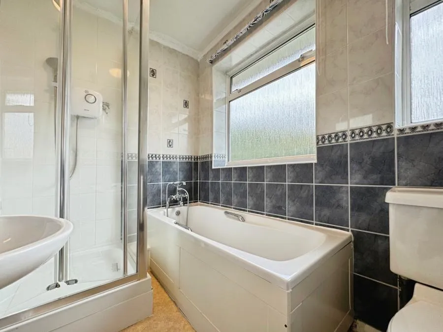 Churchill Close, Flackwell Heath, HP10, photo 12