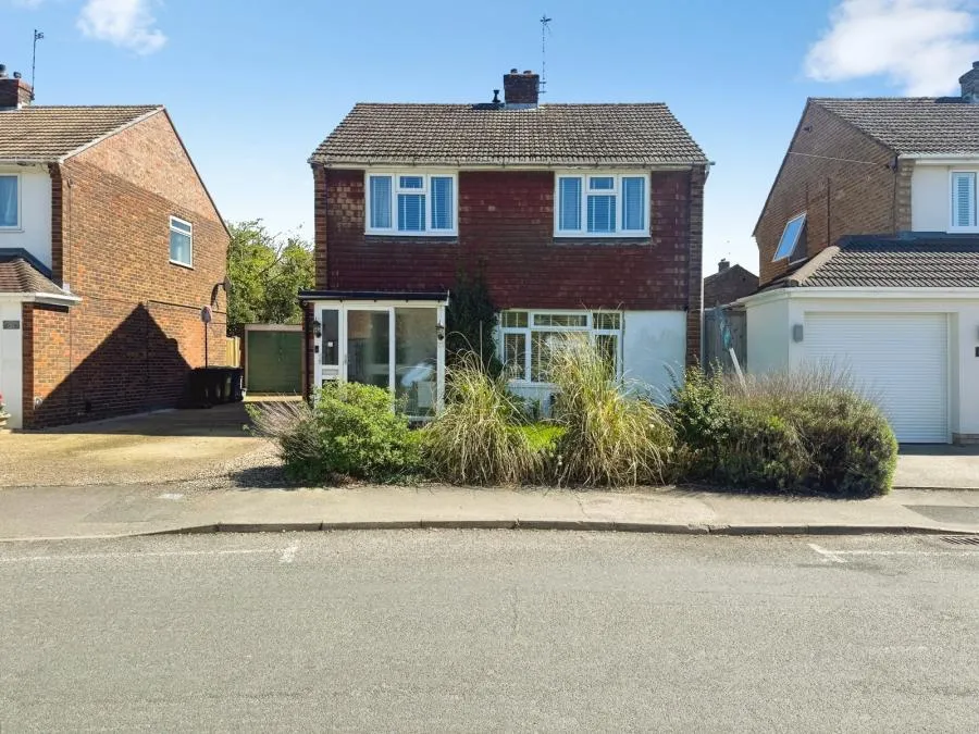 3 bed house for sale, Churchill Close, Flackwell Heath, HP10