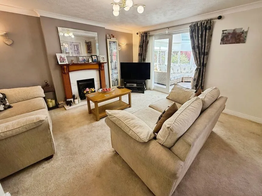 Beechcroft Close, South Hykeham, Lincolnshire, LN6, photo 2