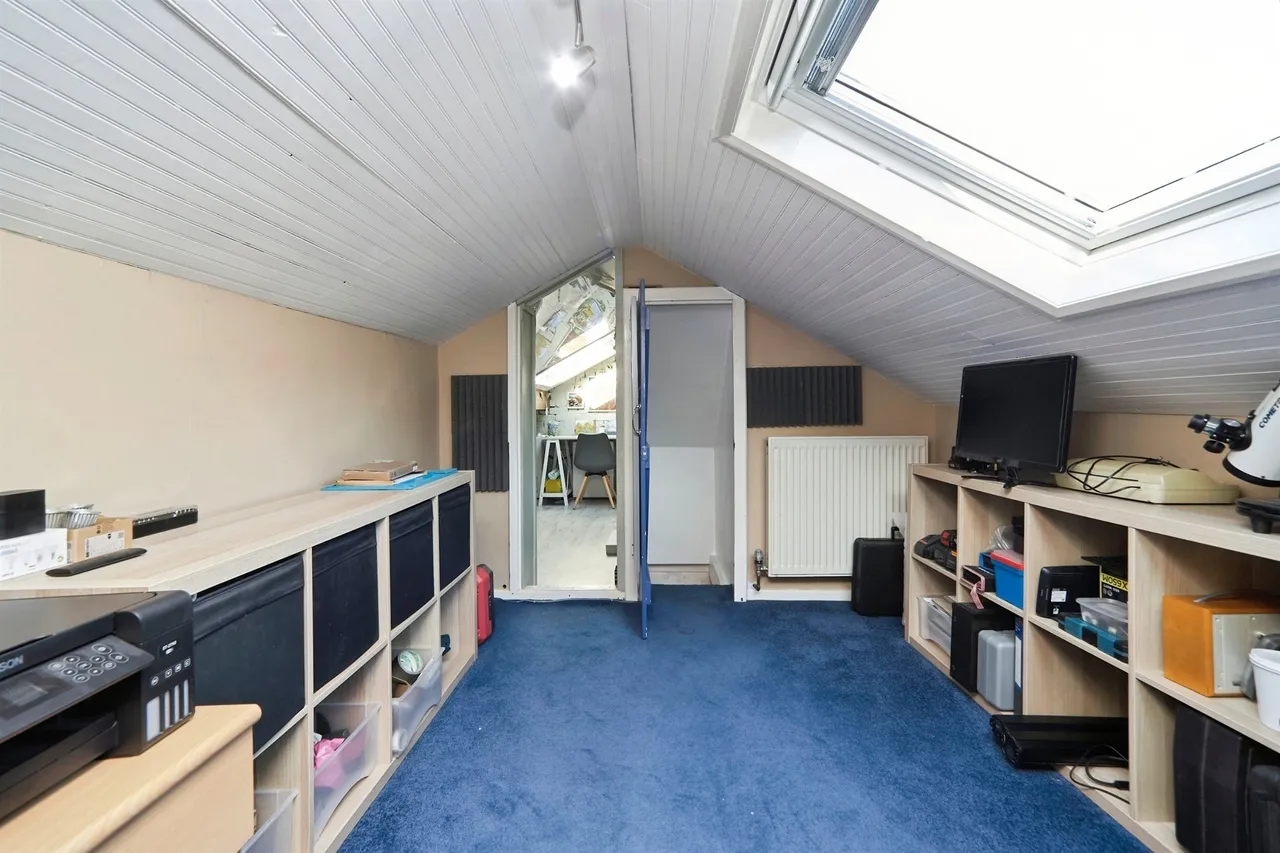 Hill Top Road, Hainworth, BD21, photo 19