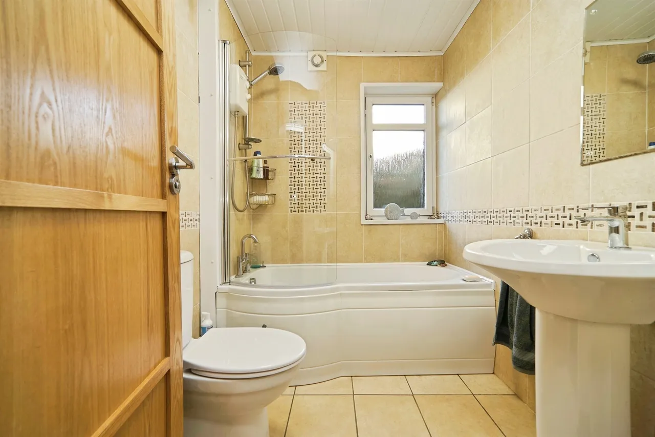 Hill Top Road, Hainworth, BD21, photo 14