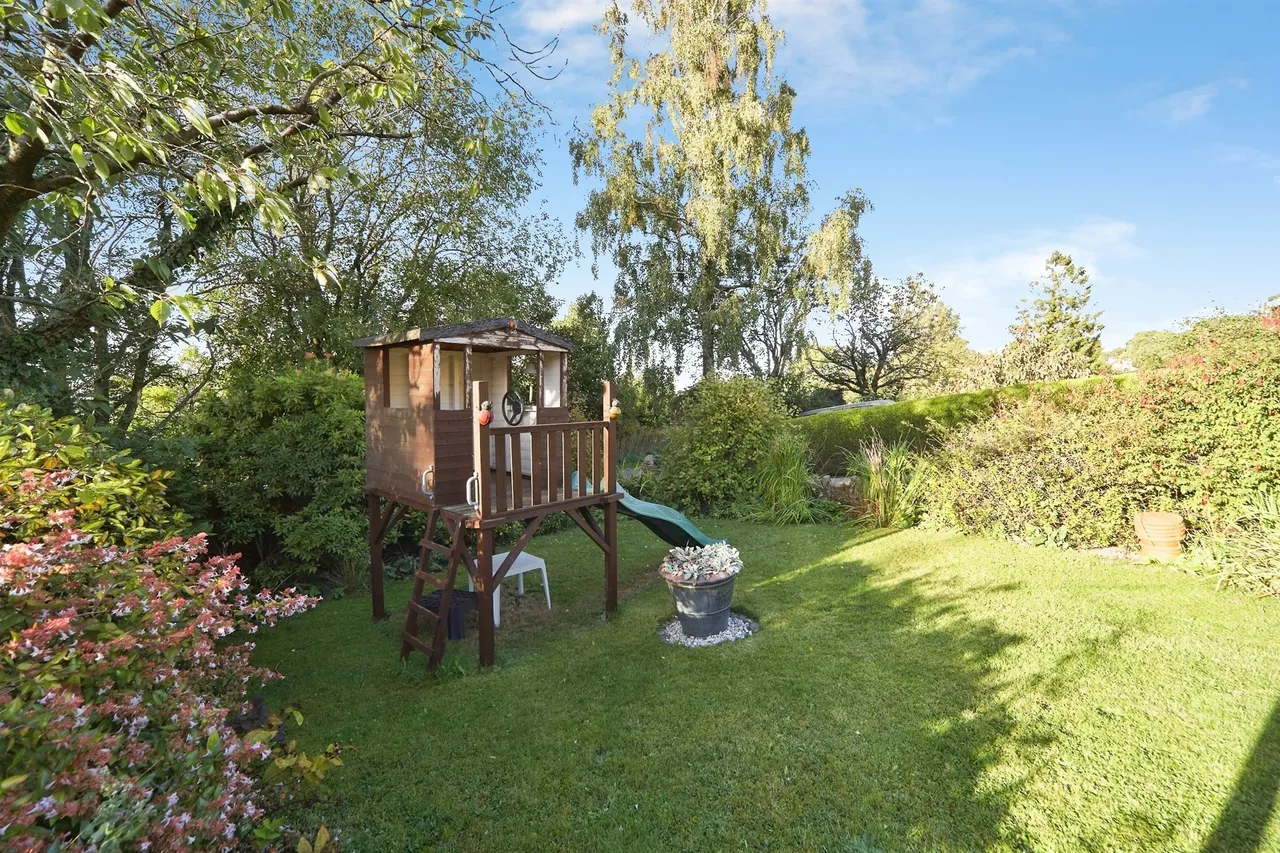 Hill Top Road, Hainworth, BD21, photo 24