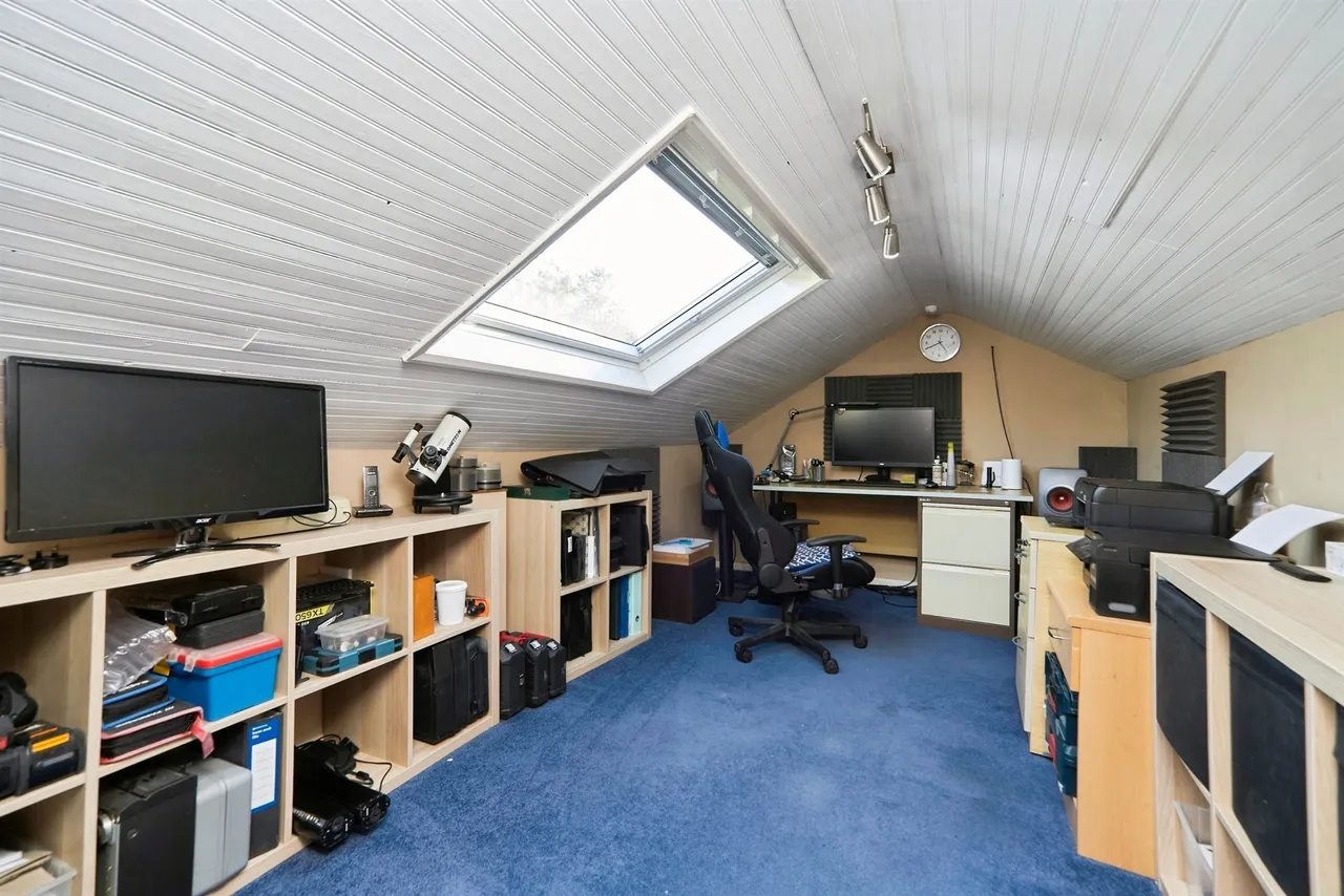 Hill Top Road, Hainworth, BD21, photo 18