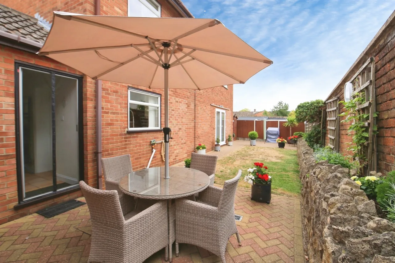 Middle Street, Farcet, PE7, photo 13