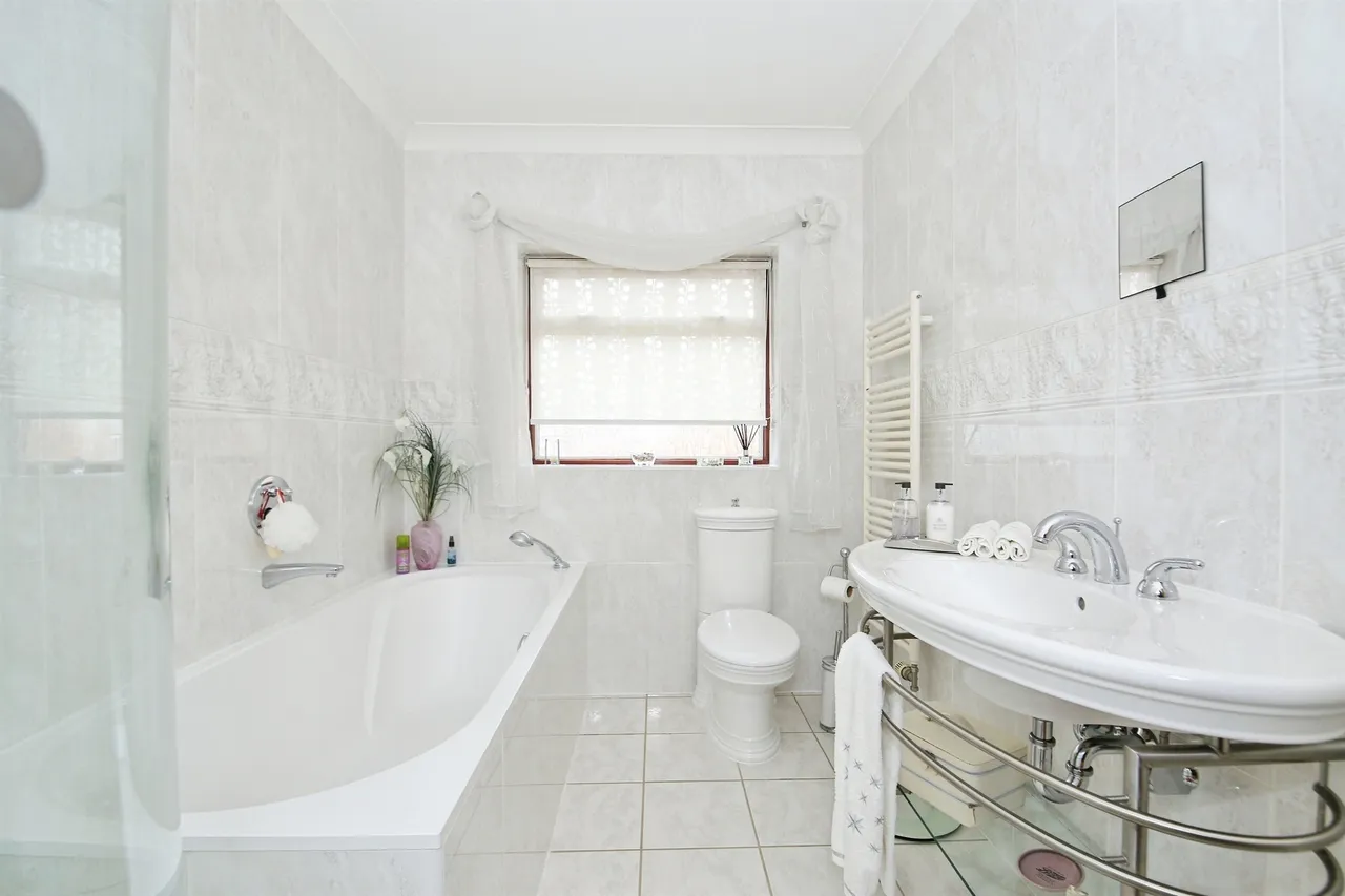 Middle Street, Farcet, PE7, photo 12