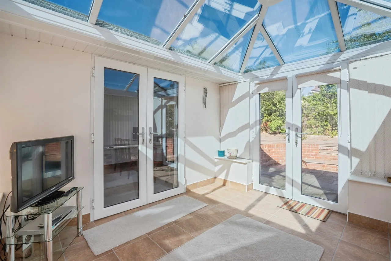 Eglantine Walk, Waterlooville, PO8, photo 5