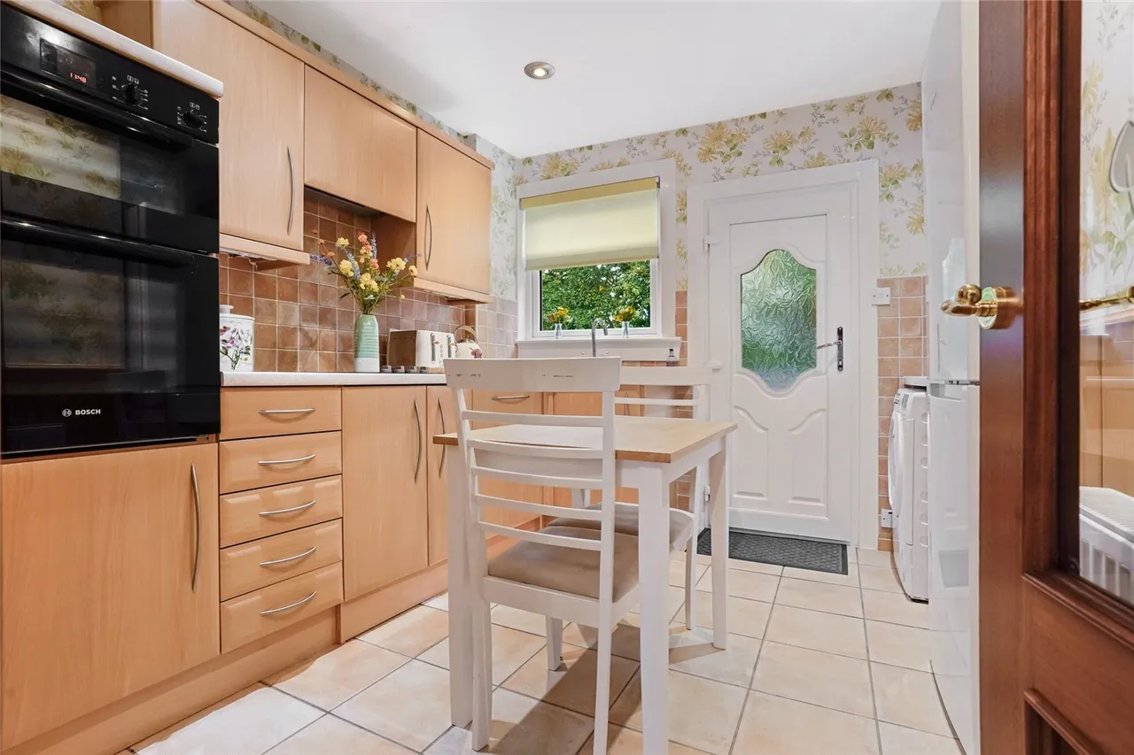 Murray Crescent, Maddiston, FK2, photo 3