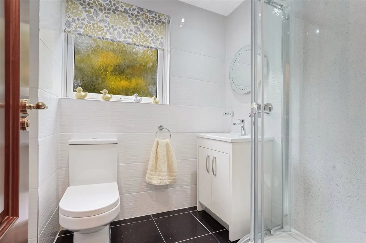 Murray Crescent, Maddiston, FK2, photo 14