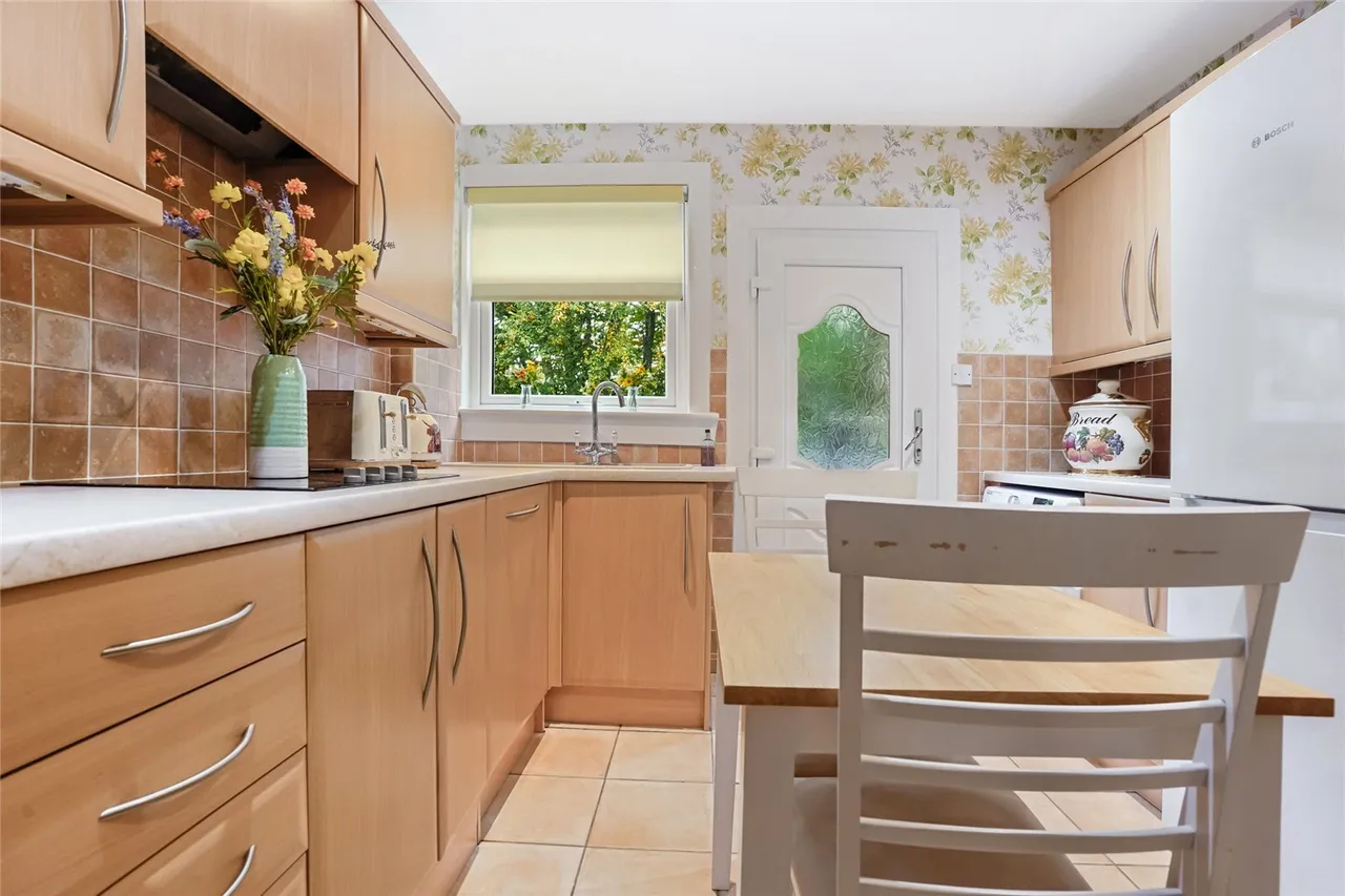 Murray Crescent, Maddiston, FK2, photo 9