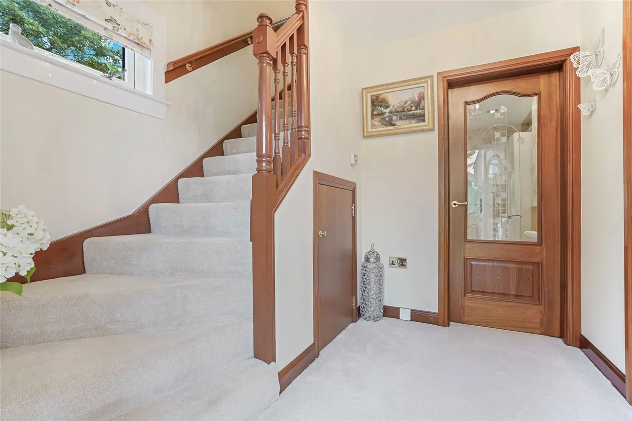 Murray Crescent, Maddiston, FK2, photo 5