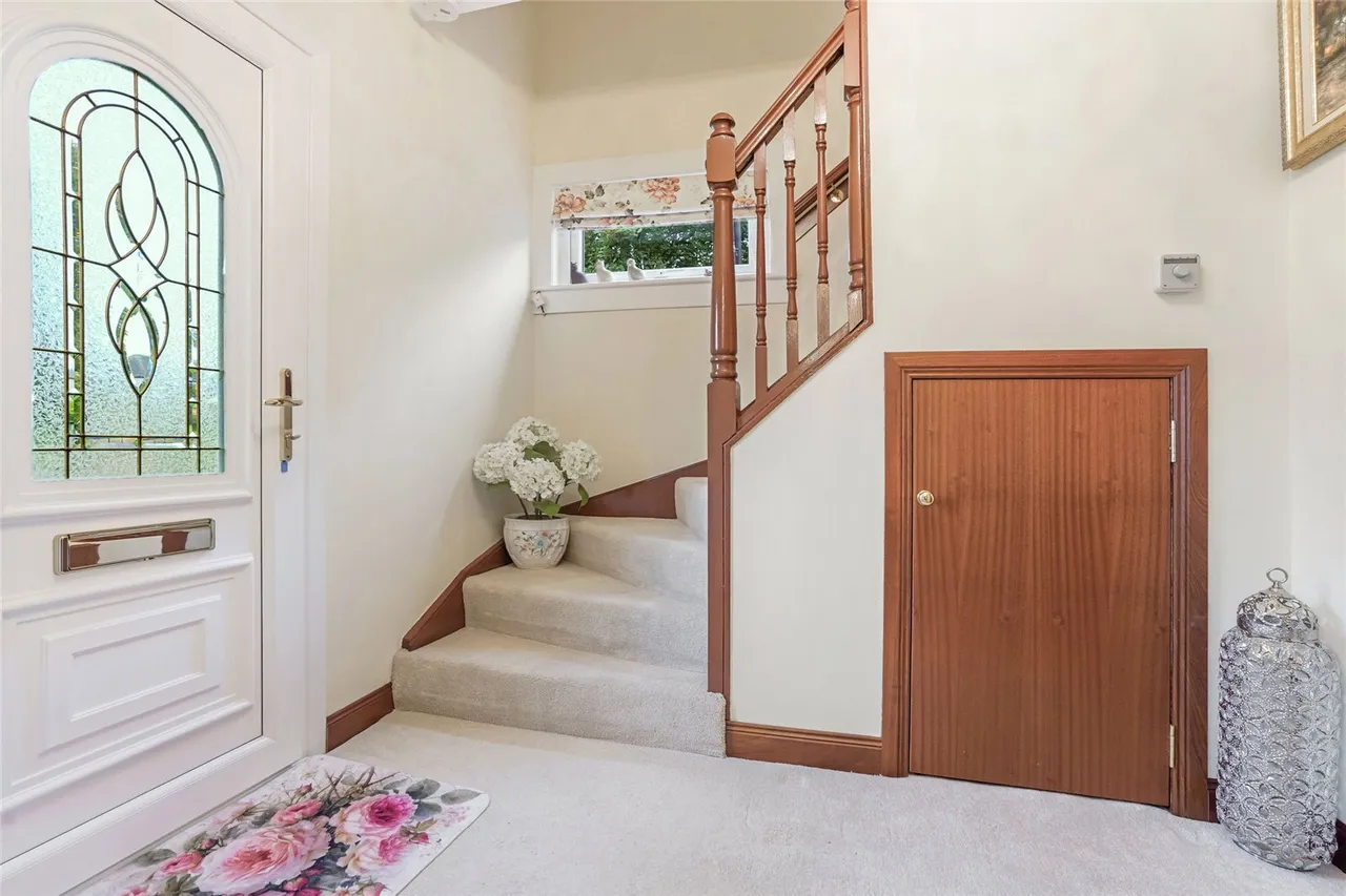 Murray Crescent, Maddiston, FK2, photo 6
