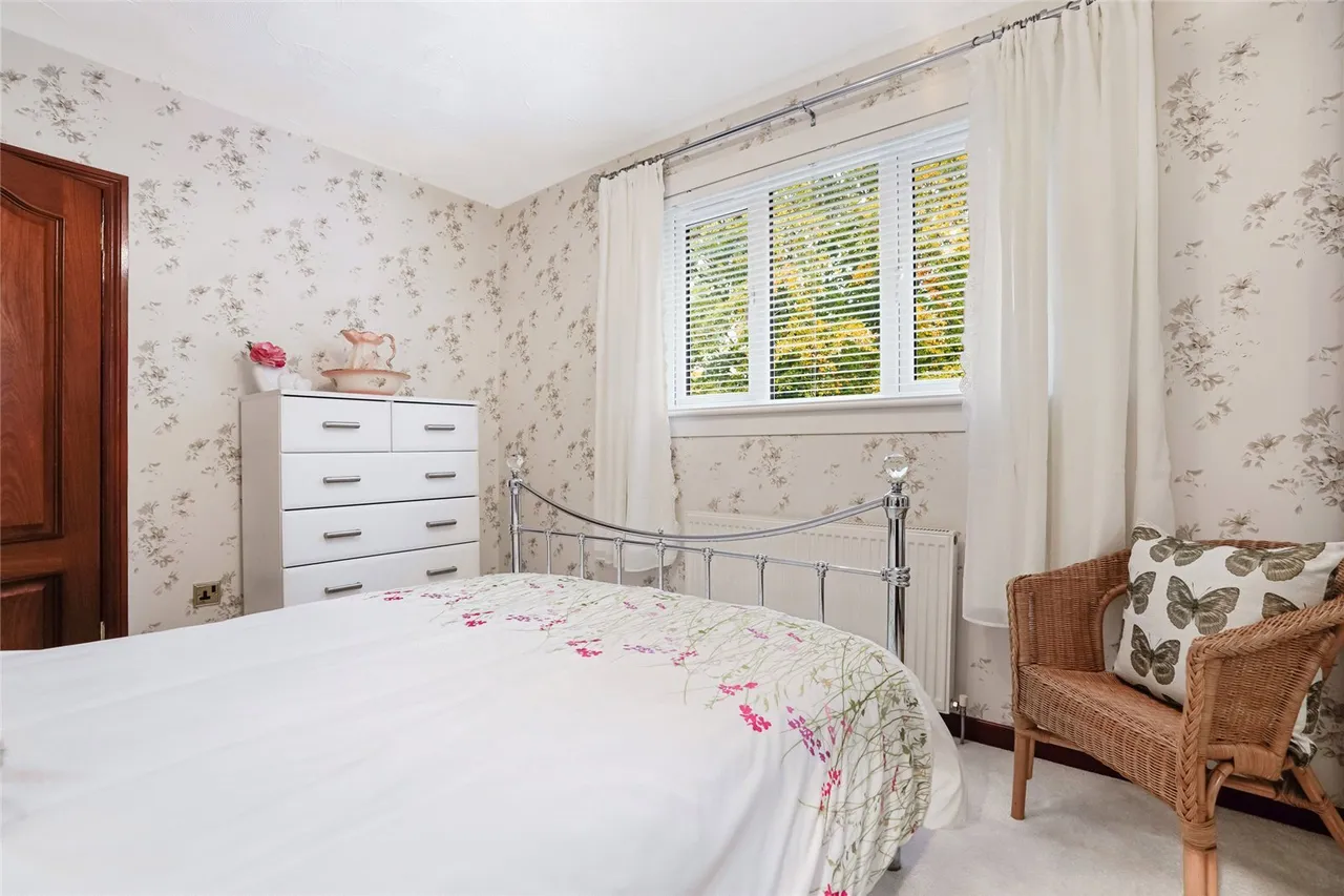 Murray Crescent, Maddiston, FK2, photo 13