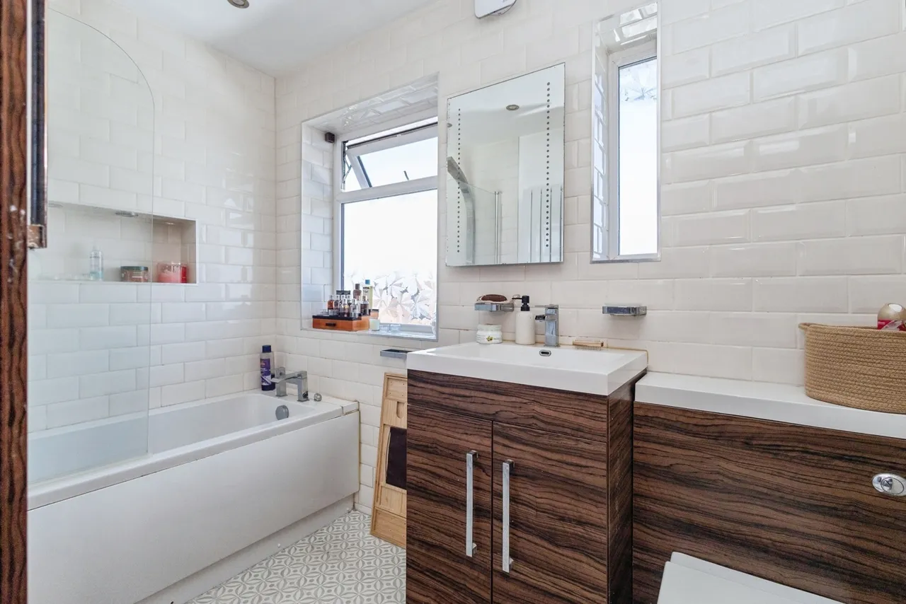 Wynne Grove, Denton, Manchester, Greater Manchester, M34, photo 17