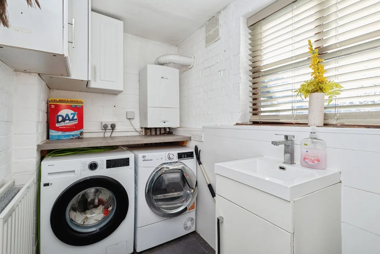 Wynne Grove, Denton, Manchester, Greater Manchester, M34, photo 10