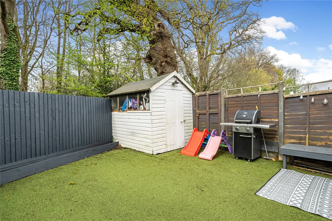 Mortimer Close, Hartley Wintney, Hook, RG27 8EL, photo 13