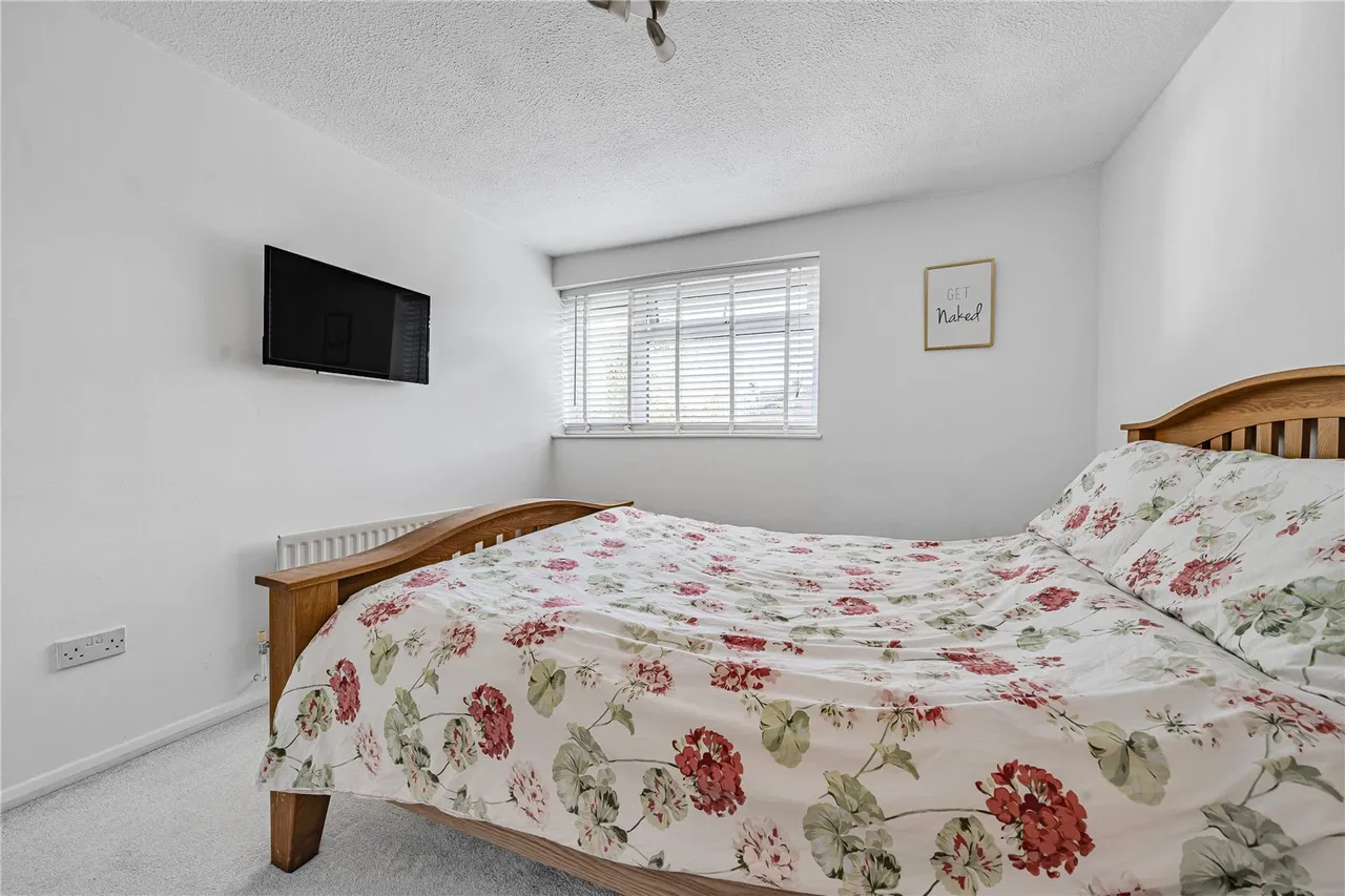 Mortimer Close, Hartley Wintney, Hook, RG27 8EL, photo 11