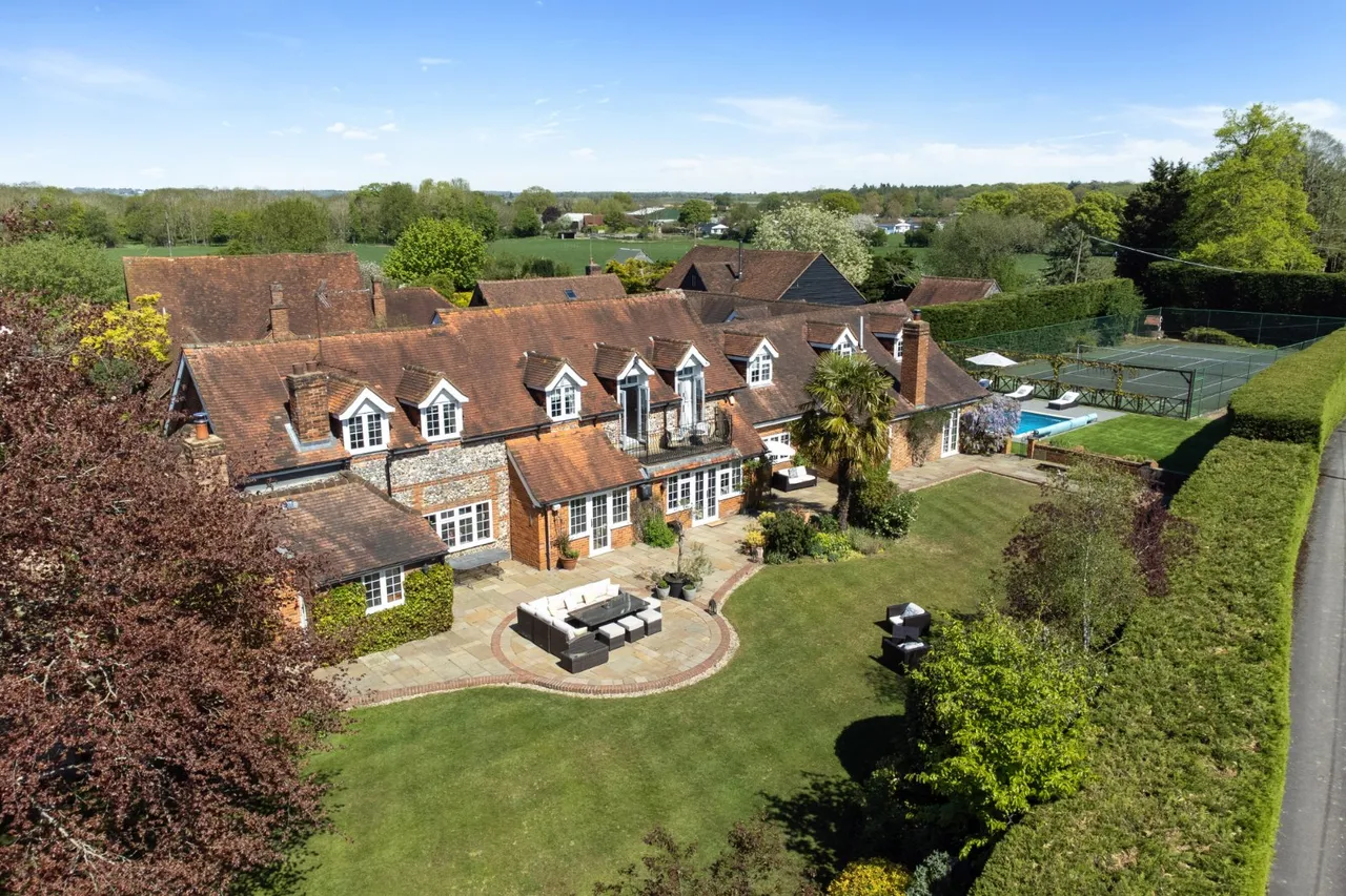 7 bed house for sale, Wooburn Common Road, Wooburn Green, HP10