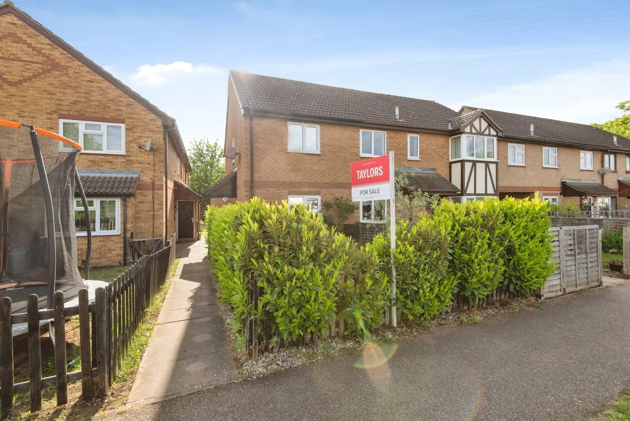 2 bed house for sale — Havelock Road, Biggleswade, Bedfordshire, SG18